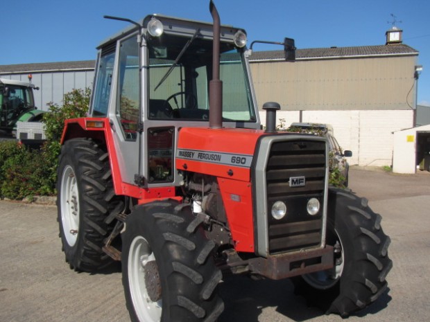 Massey Ferguson 690, 1986, 3,436 hrs | Parris Tractors Ltd
