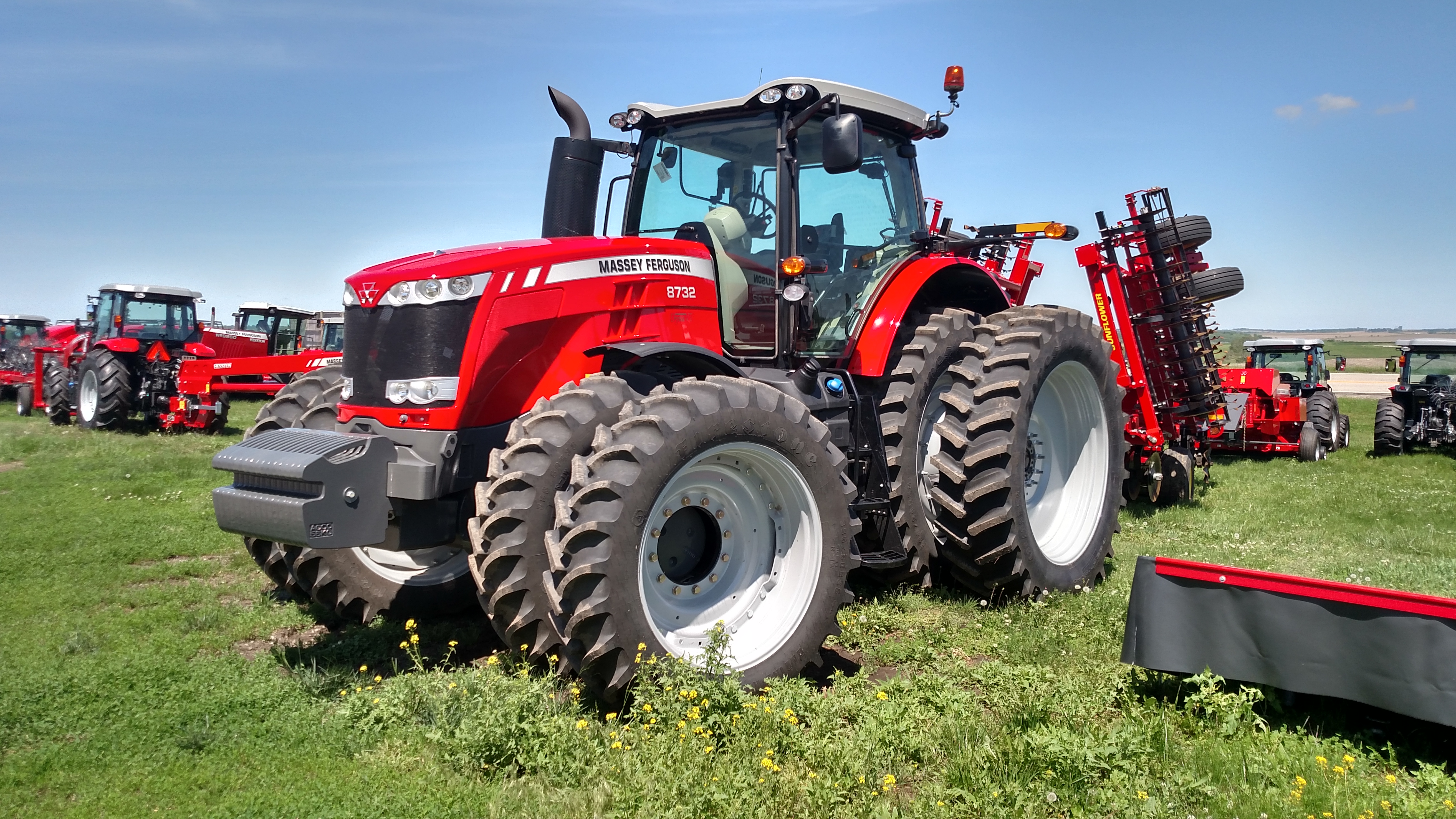 NEW MASSEY FERGUSON 8732 High Horsepower Tractor - Merz Farm Equipment