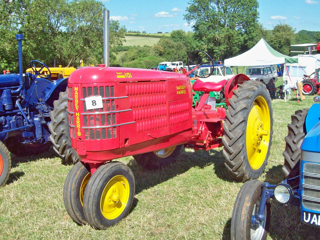 259 Massey Harris Super 101 (1938-46) - a photo on Flickriver
