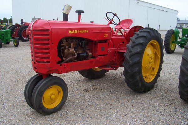 15076: Massey Harris 333 Tractor #21754 : Lot 15076