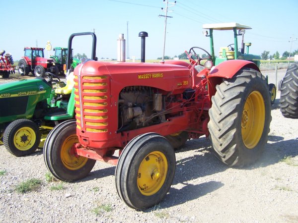 285: Massey Harris 555 Gas Antique Tractor : Lot 285