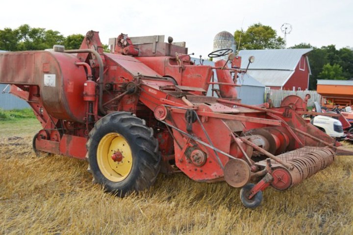 Massey Harris 82 with a corn head! - Yesterday's Tractors