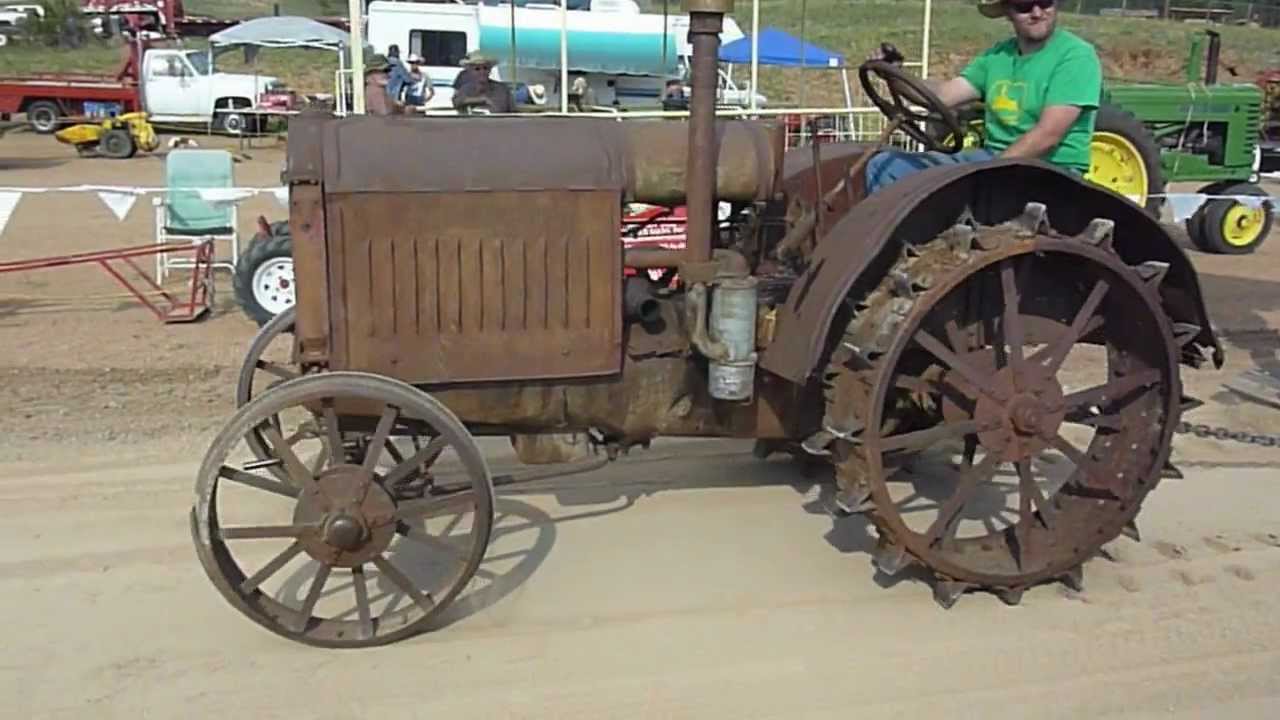 1927 McCormick Deering 10-20 tractor pull - YouTube