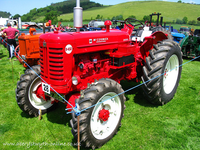 McCormick International Diesel B-450 Tractor IMG_4379 | Flickr - Photo ...