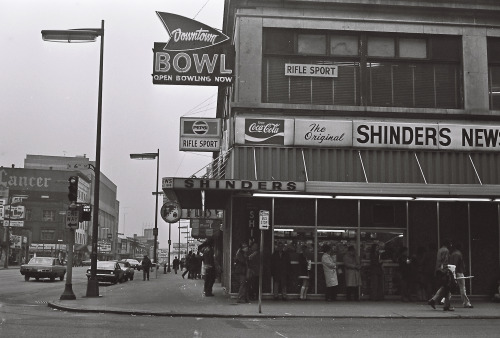 Shinders, Downtown Minneapolis, 1973.