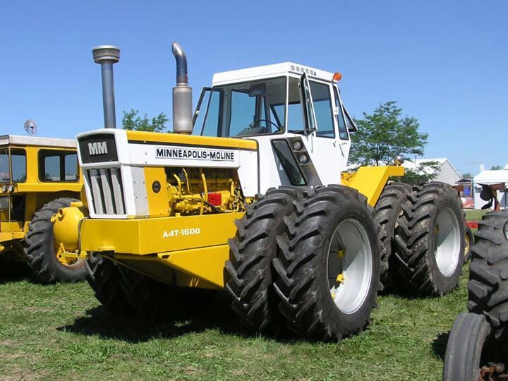 Minneapolis Moline A4T-1600 tractor