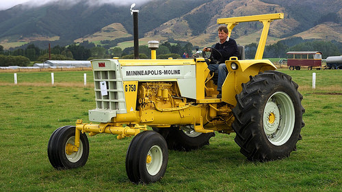 1971 Minneapolis Moline G750 tractor. | 2015 West Otago Vint ...