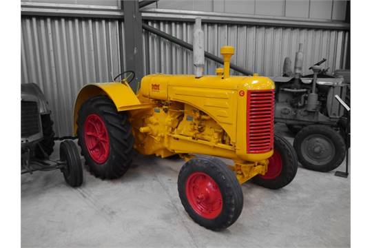 Lot 232 - 1941 MINNEAPOLIS-MOLINE GT 4cylinder petrol/paraffin TRACTOR ...