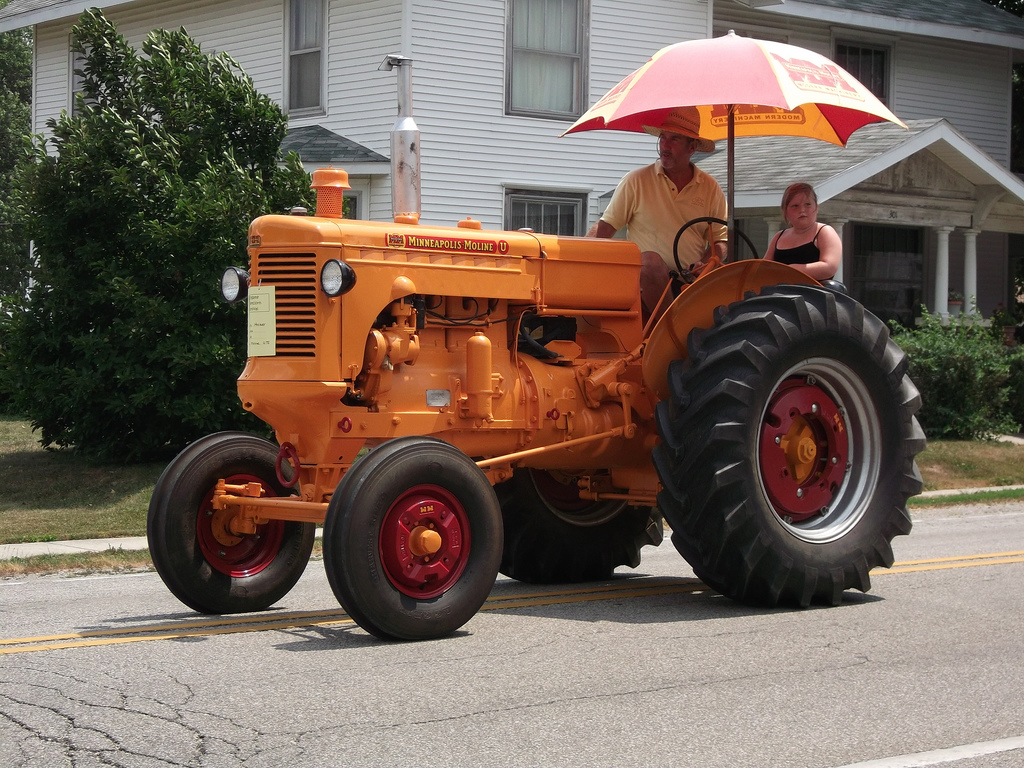 1949 Minneapolis Moline UTS tractor(2) | Seen at the annual ...