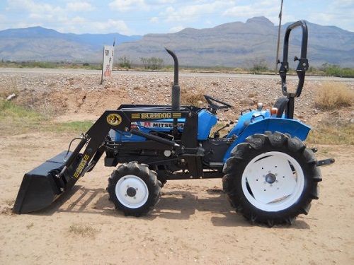 Mitsubishi D2000 tractor for sale
