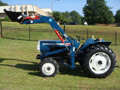 Mitsubishi D3250 Tractor for sale