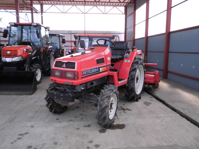 Used farm tractor Mitsubishi MT20 4WD 20HP
