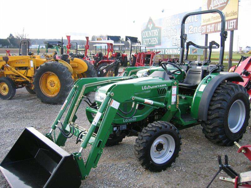 Montana+LG+Tractors LG Montana 3040 MFWD-2004