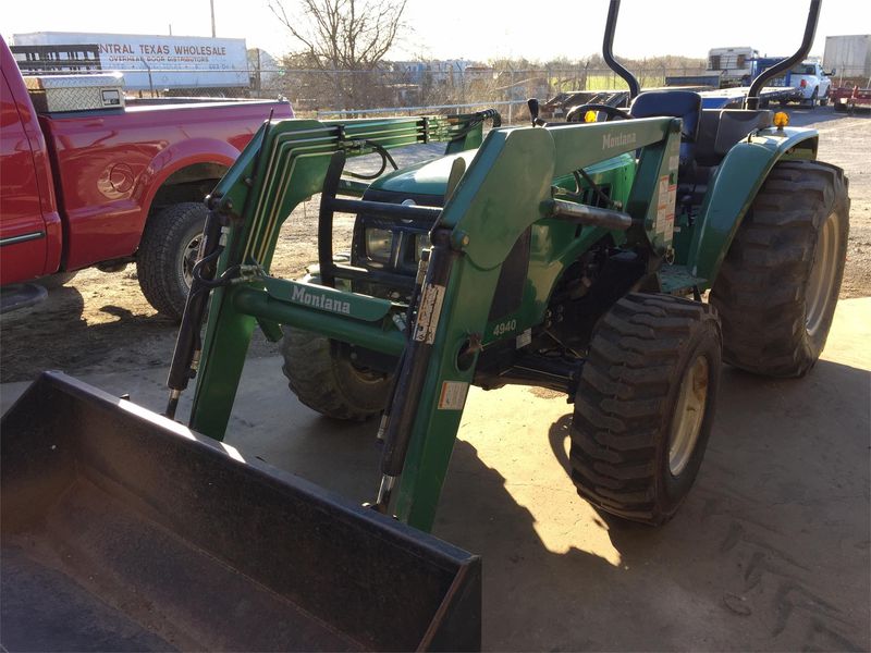 Montana 4940 Tractors for Sale | Fastline