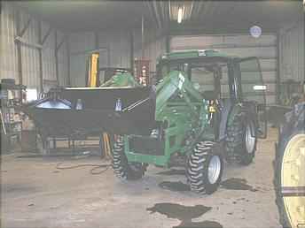 Montana 4940 Tractor