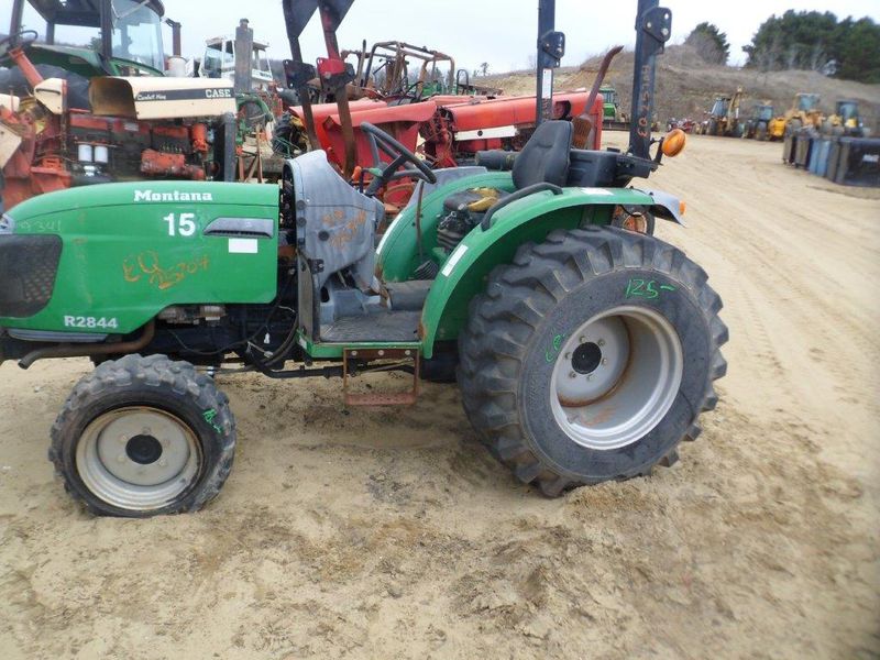 Montana R2844 Dismantled Tractors for Sale | Fastline