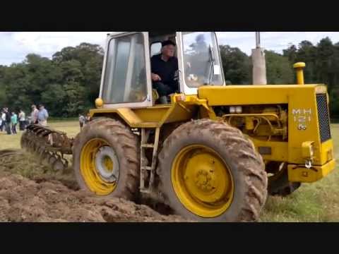 muir hill 171, 141, 121, 101 ploughing in a row! - YouTube