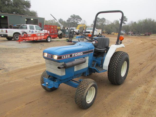 Ford New Holland 1320 | Farm Equipment > Tractors -
