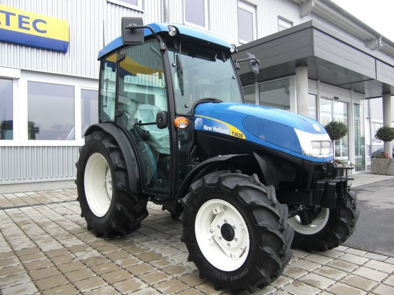 ... -Portal :: Ausstellungsmaschine New Holland T 3030 Traktor - verkauft