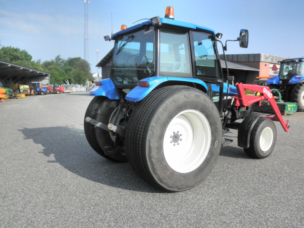New Holland 4835 traktor med Gyro læsser / New Holland 4835 tractor ...