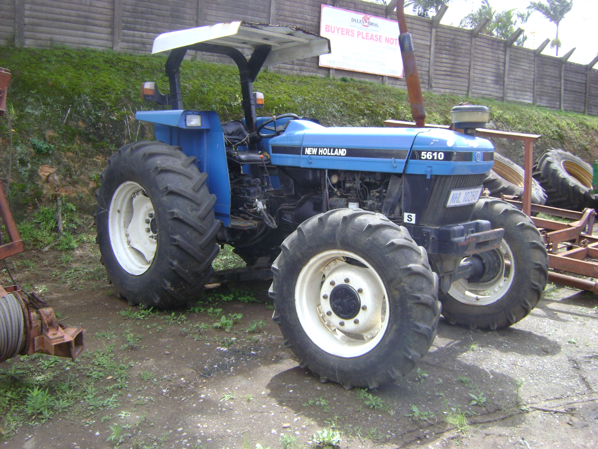 New holland 5610 (4x4) (2) Month End Auction 28 November 2015 | Dales ...