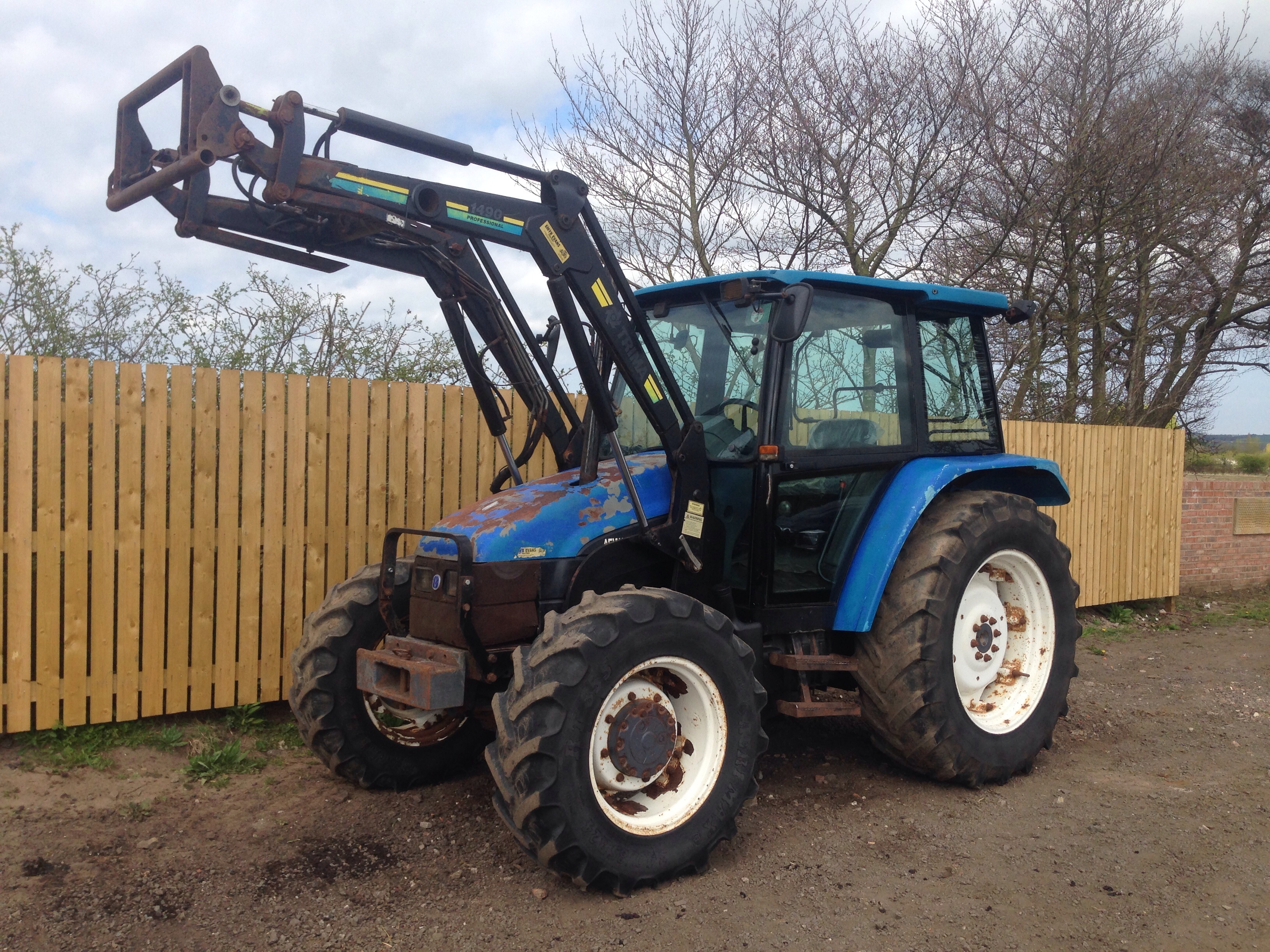 New Holland 6635 Tractor | DTP Tractors LTD | East Yorkshire
