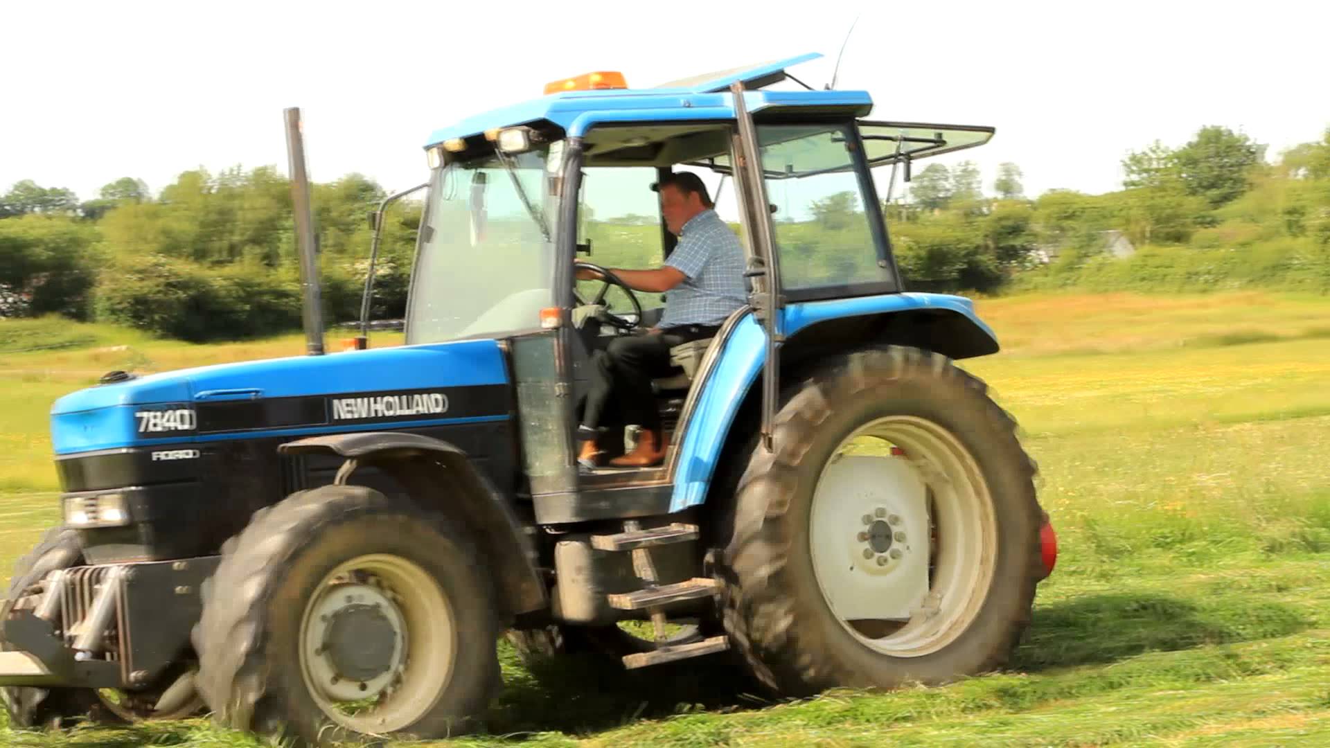 New holland 7840 TRACTOR-Mad - YouTube