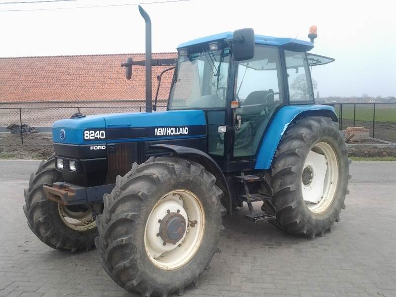 New Holland 8240 - Year: 1996 - Tractors - ID: 924DD419 - Mascus USA