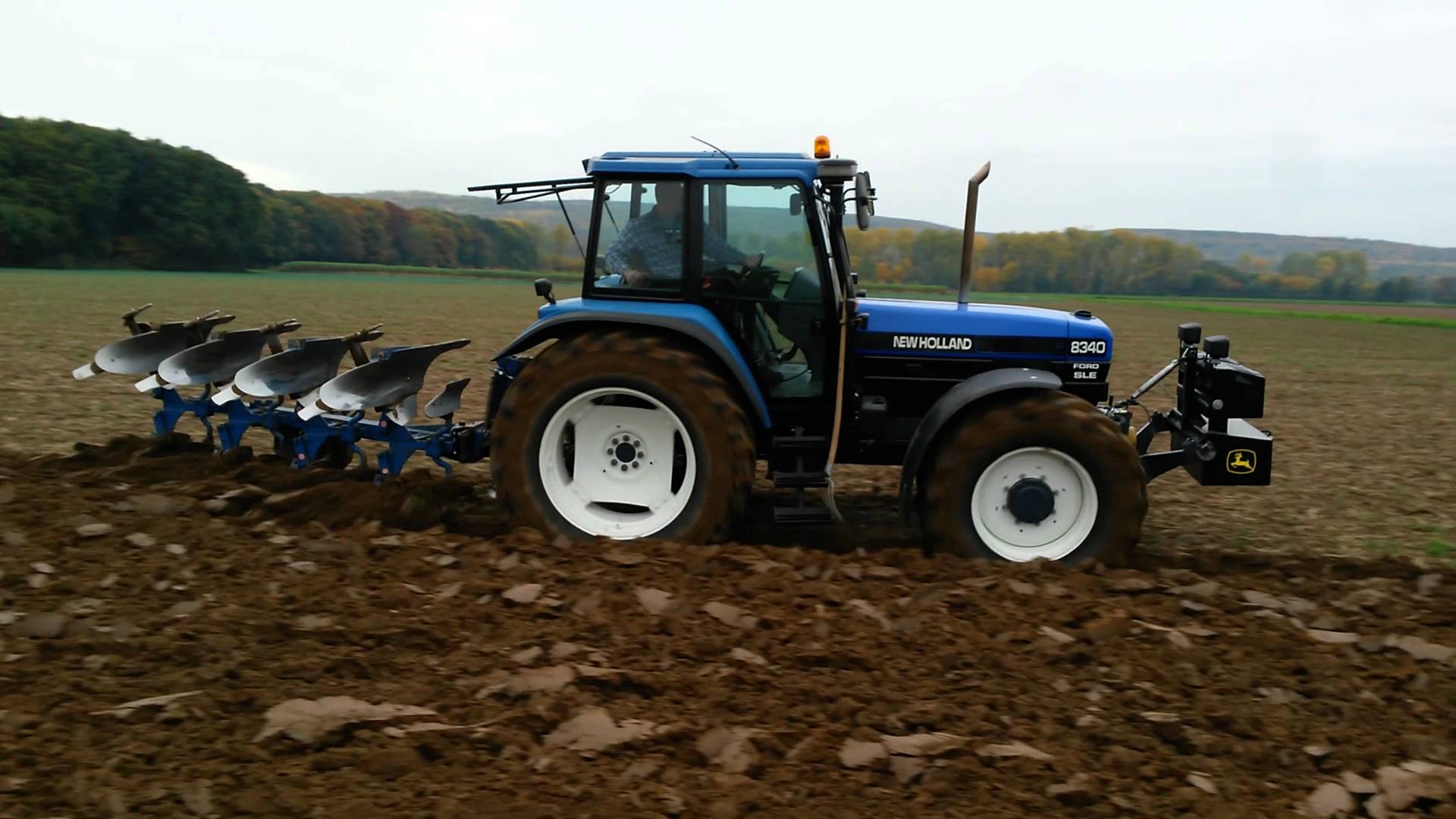 New Holland 8340 - YouTube