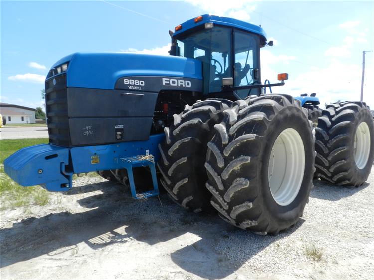 9880Ford New Holland Versatile 4WD Tractor, 400HP Cummins, 710/70R38 ...