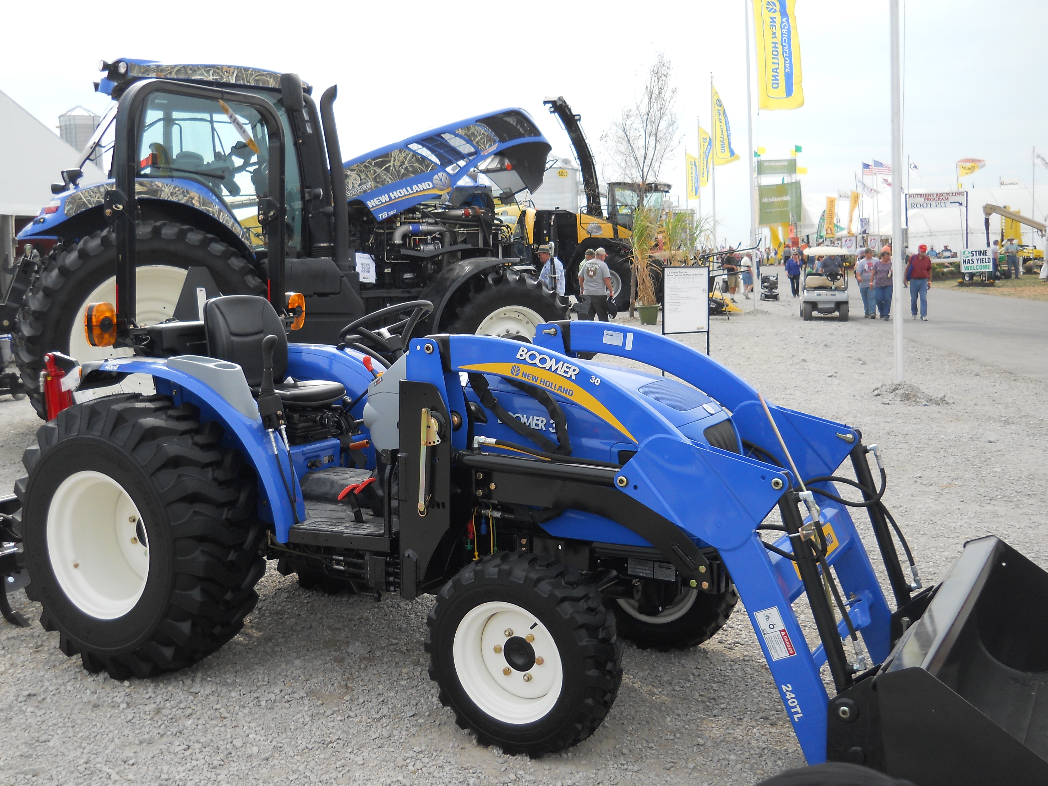 New Holland Boomer 30 - Tractor & Construction Plant Wiki - The ...