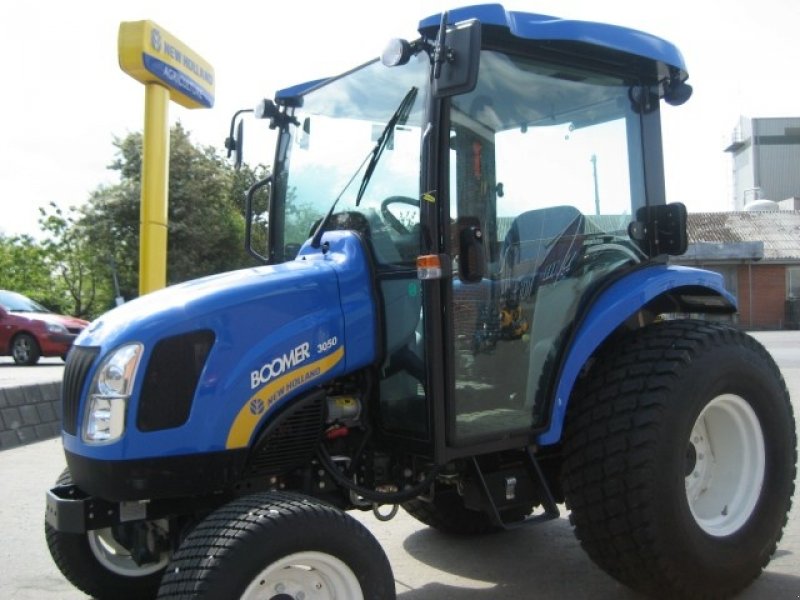 New Holland Boomer 3050 CVT Traktor - technikboerse.com