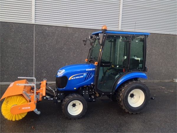 Used New Holland Boomer 25 / 35 / 50 compact tractors Year: 2014 for ...