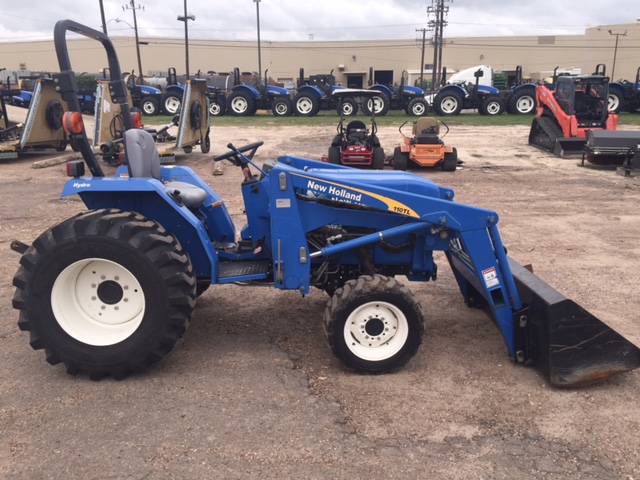 2011 New Holland T1510 4×4 with 110TL Loader