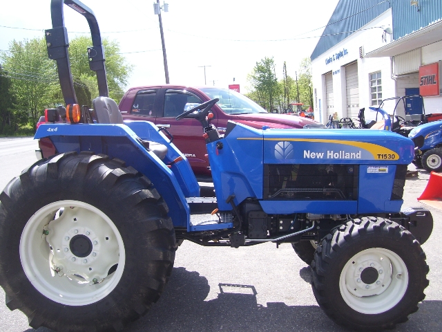 NEW HOLLAND T1530 | Farm Equipment > Tractors -