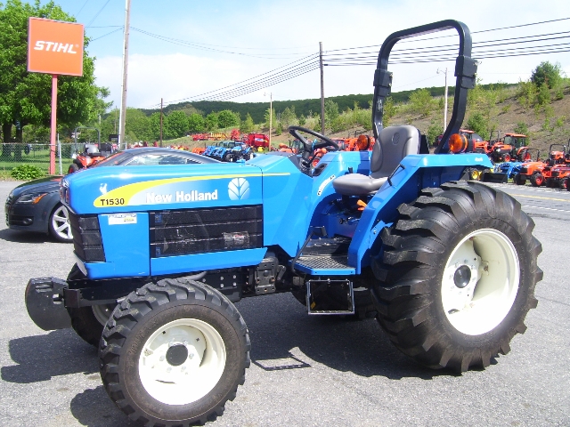 NEW HOLLAND T1530 | Farm Equipment > Tractors -