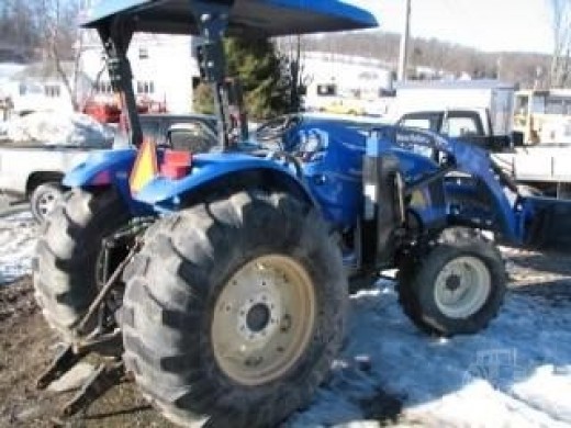 ... Farm Equipment / Tractors / 40 to 99 Horse Power / NEW HOLLAND T2420