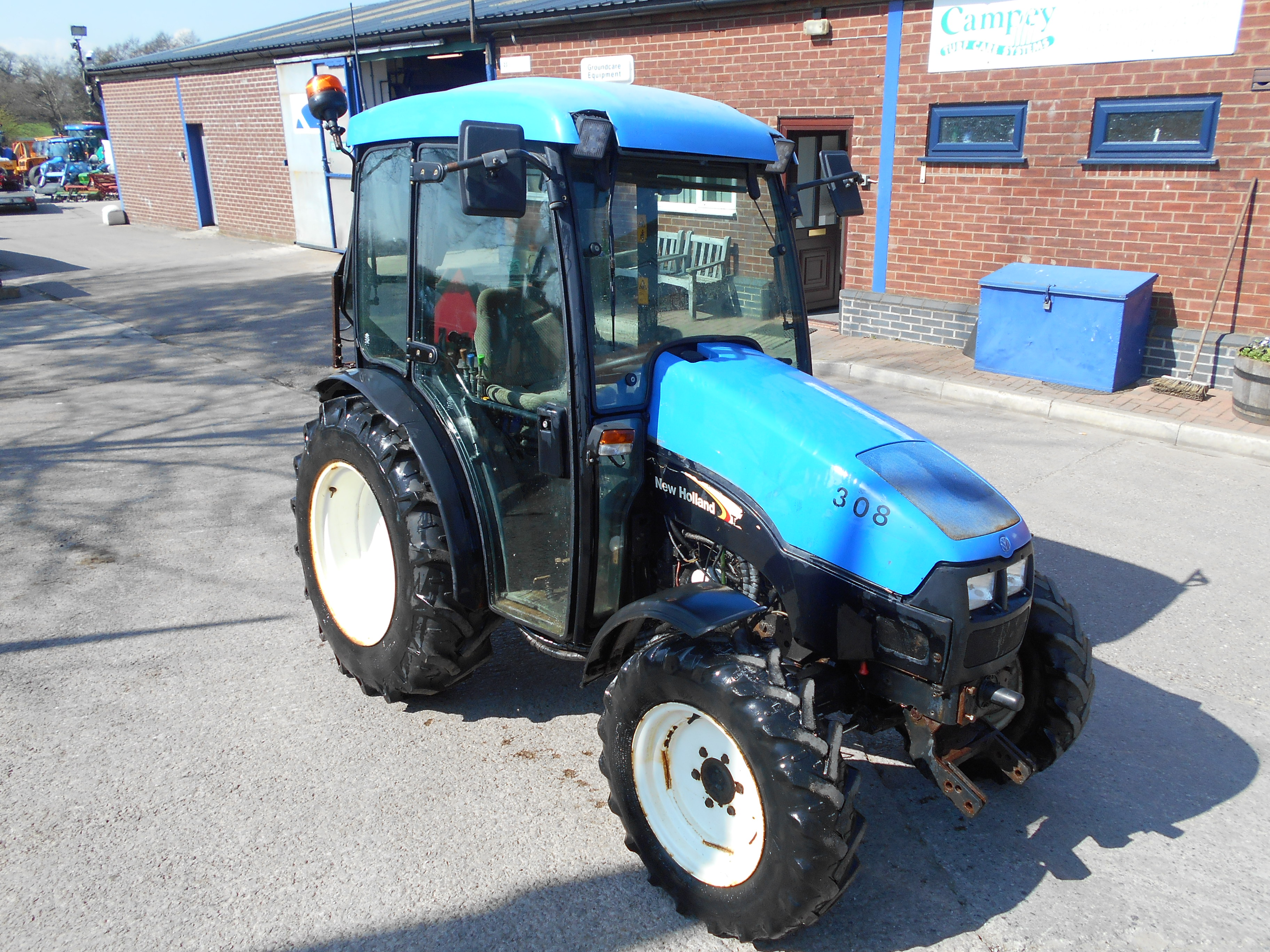 New Holland T3020 Tractor – Campey Turf Care Systems