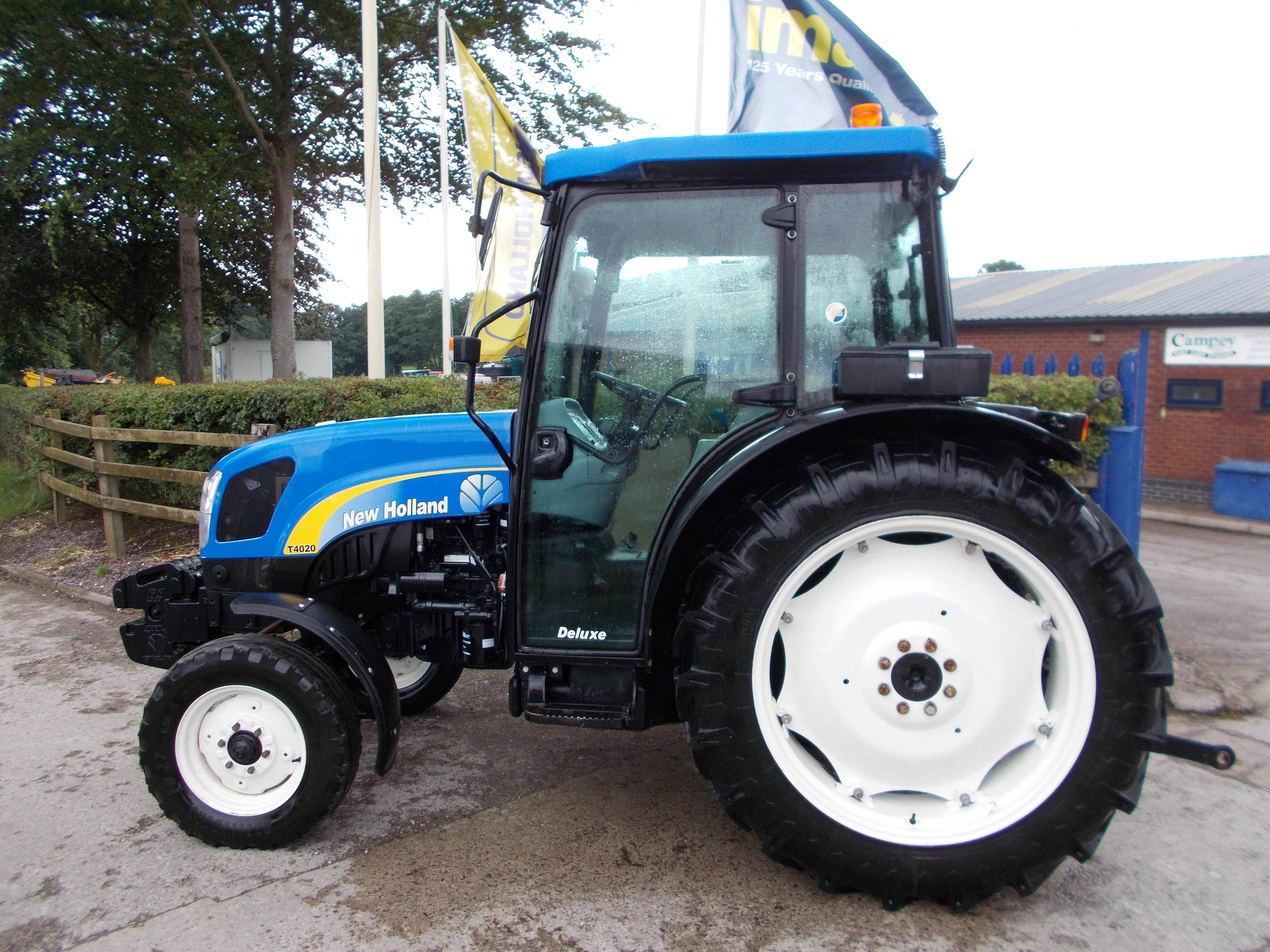 New Holland T4020 U3718 – Campey Turf Care Systems