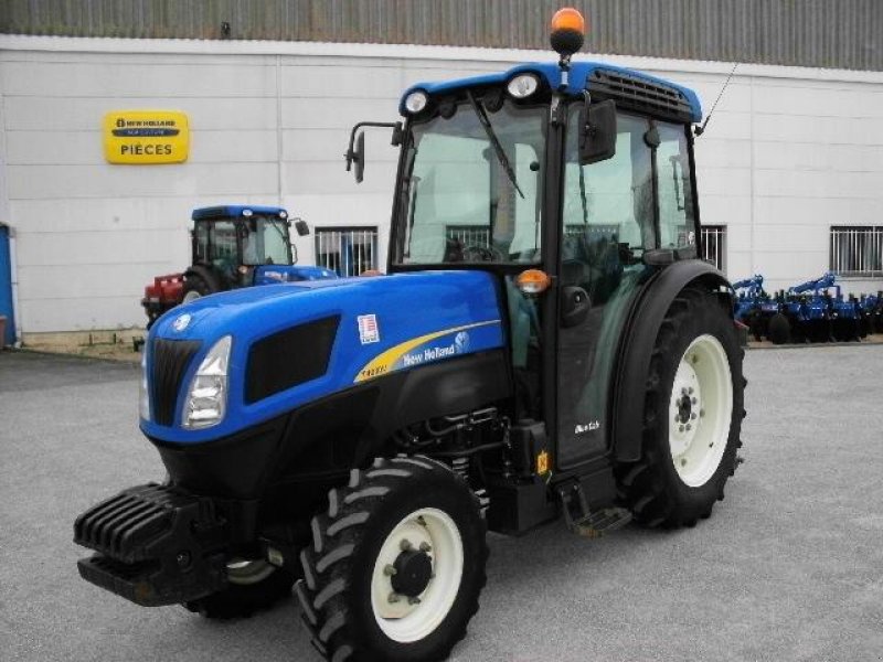 New Holland T4030V Vineyard tractor - technikboerse.com