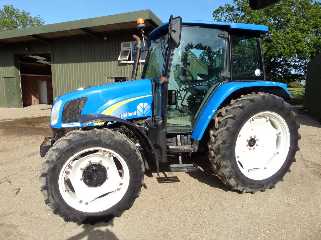 Used Tractors, Machinery and Plant: NEW HOLLAND T5060