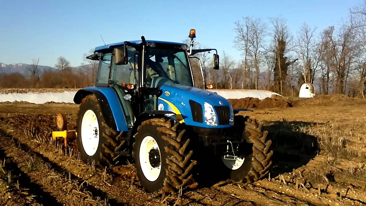 New Holland T5060 - YouTube
