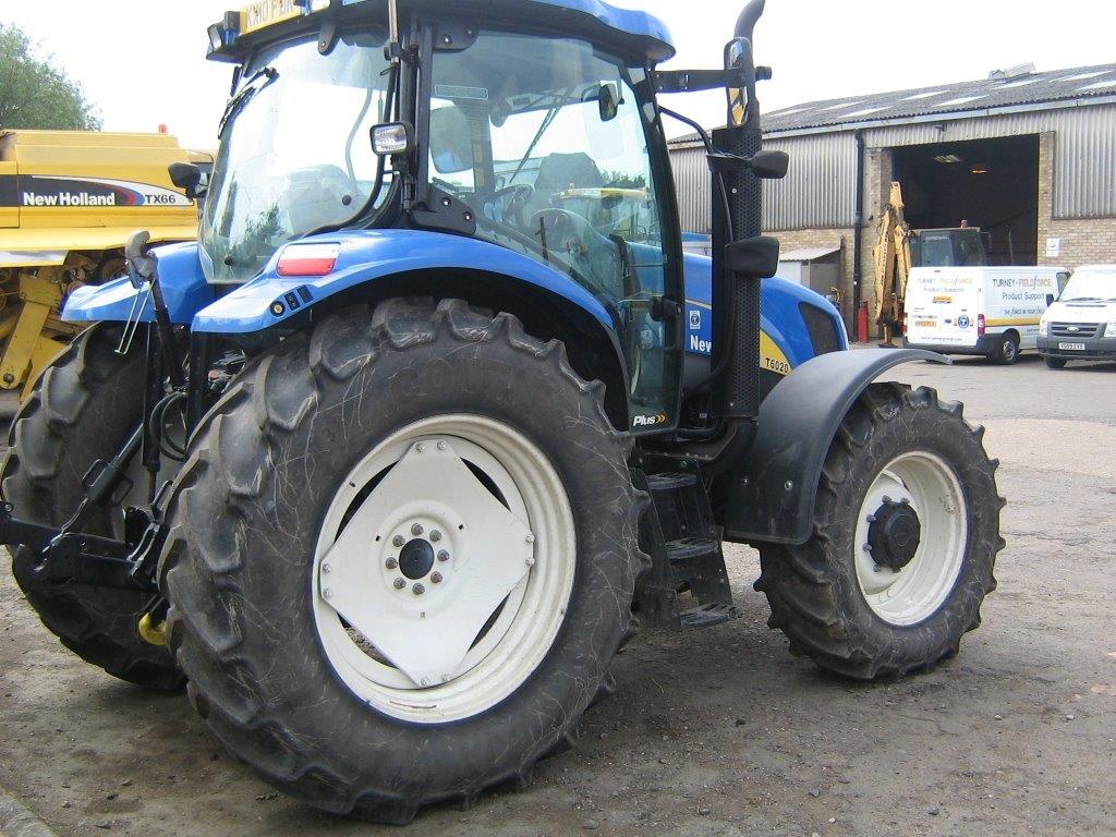New Holland T6020 PLUS