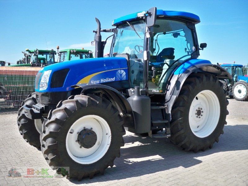 New Holland T6070 Plus Tractor - technikboerse.com