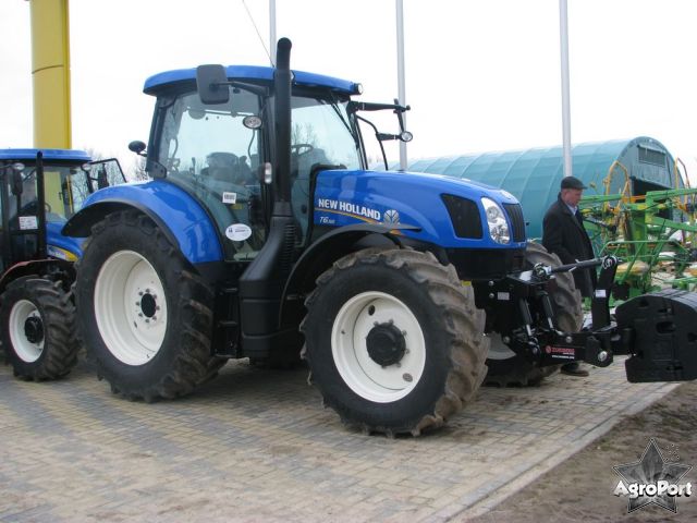 Foto 2 New Holland T6 155 Trattore Gommato Pictures to pin on ...