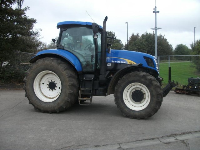 Home Catalogue Search NEW HOLLAND T7050 Tractor