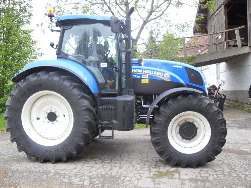 New Holland T7185 Traktor - technikboerse.com