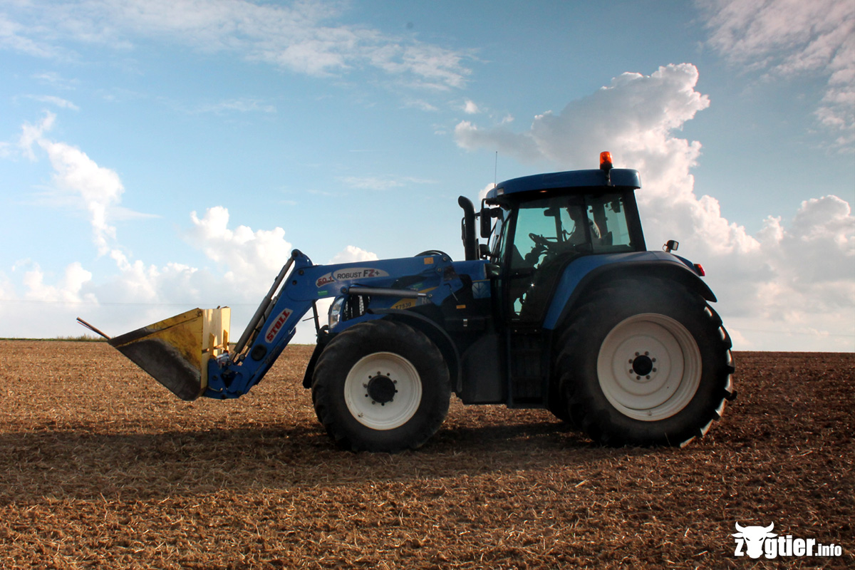 New Holland T7530