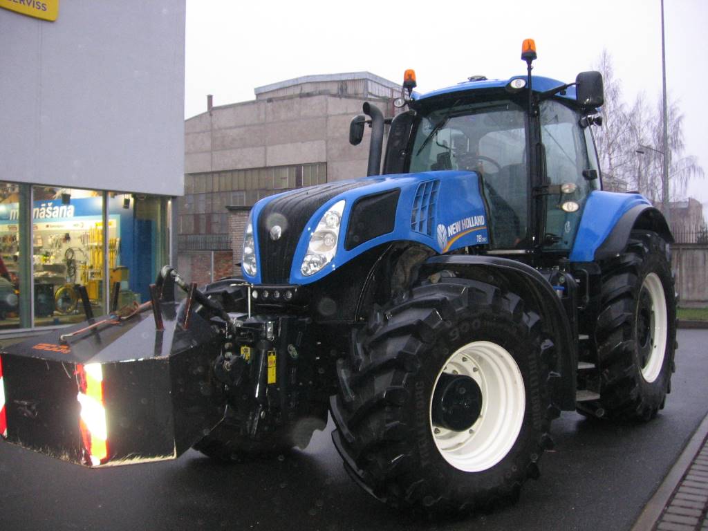 New Holland T8.390 - Year: 2014 - Tractors - ID: 0920CF01 - Mascus USA