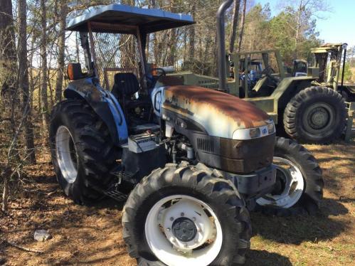 Lot 8 of 9 : 2004 New Holland TB100 4x4 Diesel Tractor